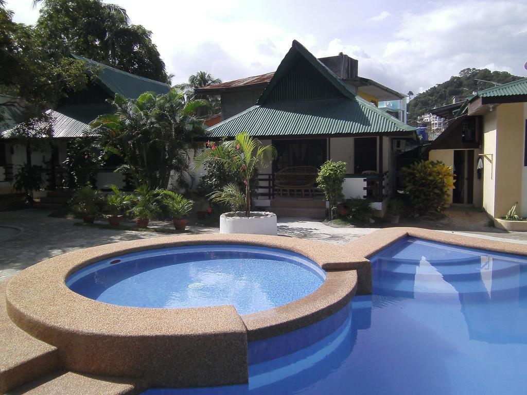Seashore Beach Resort Puerto Galera Esterno foto