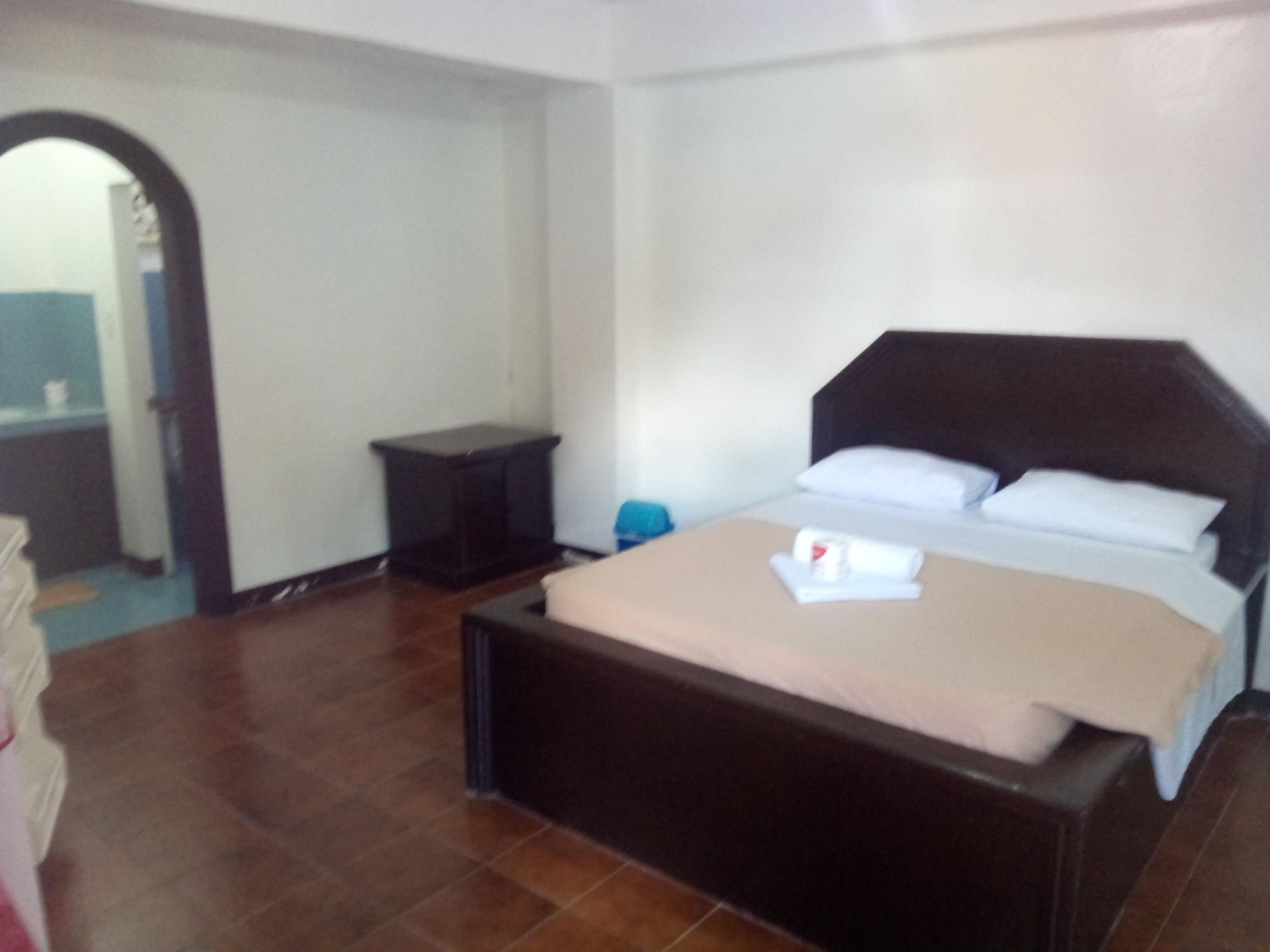 Seashore Beach Resort Puerto Galera Esterno foto