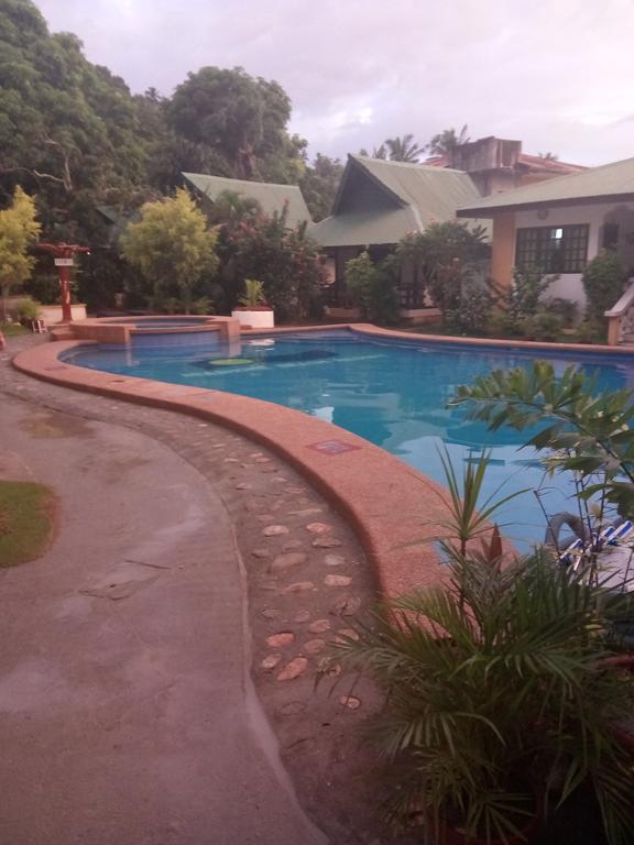 Seashore Beach Resort Puerto Galera Esterno foto