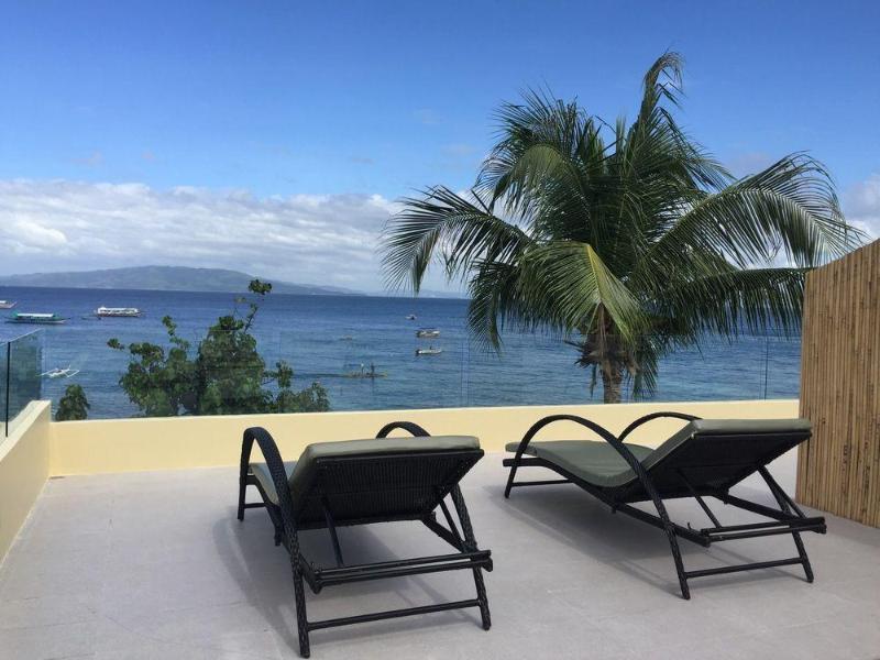 Seashore Beach Resort Puerto Galera Esterno foto