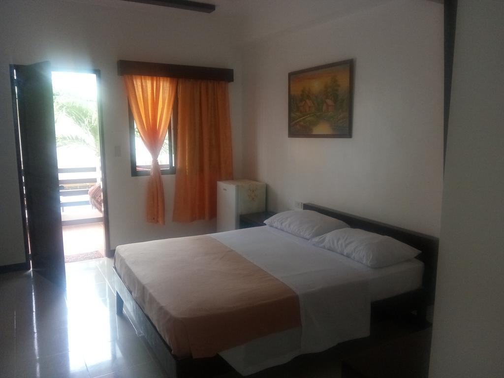 Seashore Beach Resort Puerto Galera Esterno foto