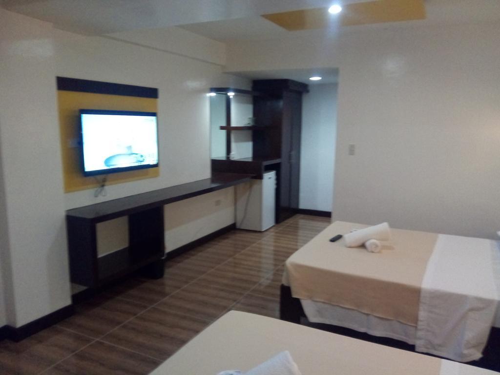Seashore Beach Resort Puerto Galera Esterno foto