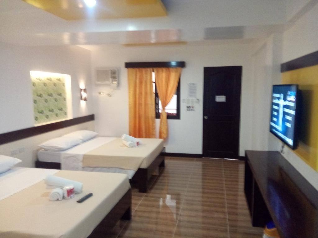 Seashore Beach Resort Puerto Galera Esterno foto