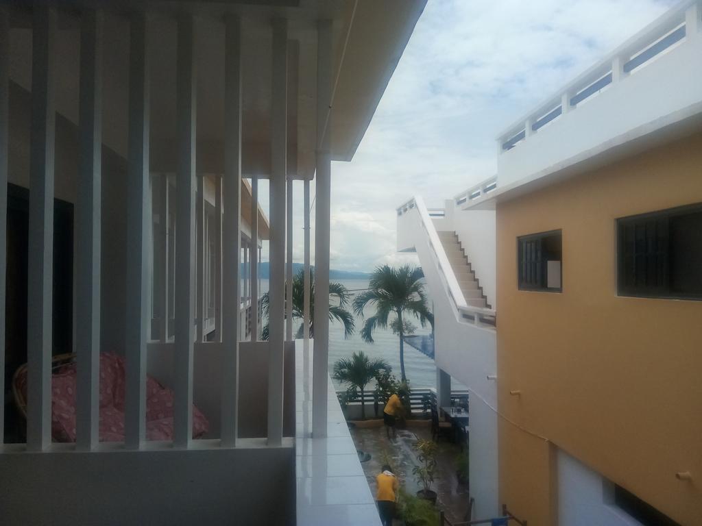 Seashore Beach Resort Puerto Galera Esterno foto