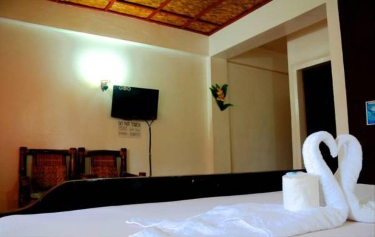 Seashore Beach Resort Puerto Galera Esterno foto